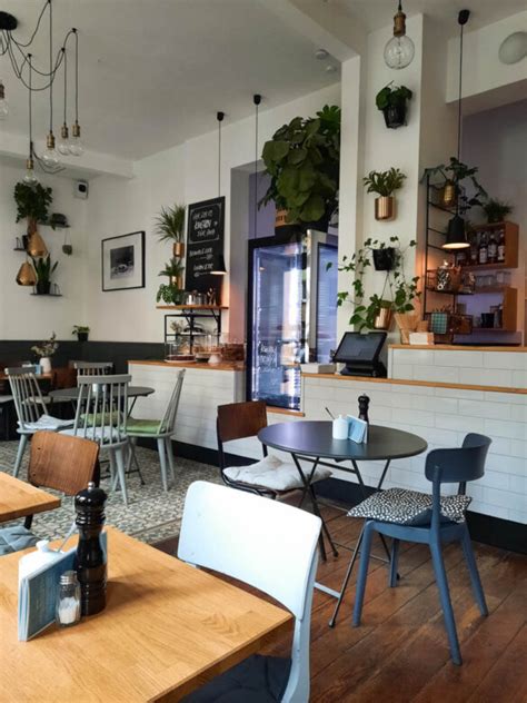 Alle Cafes in der Nähe finden .